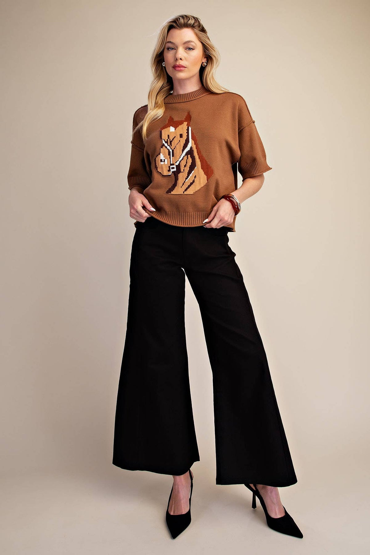 Western Horse Crew Neck Sweater: Camel / M