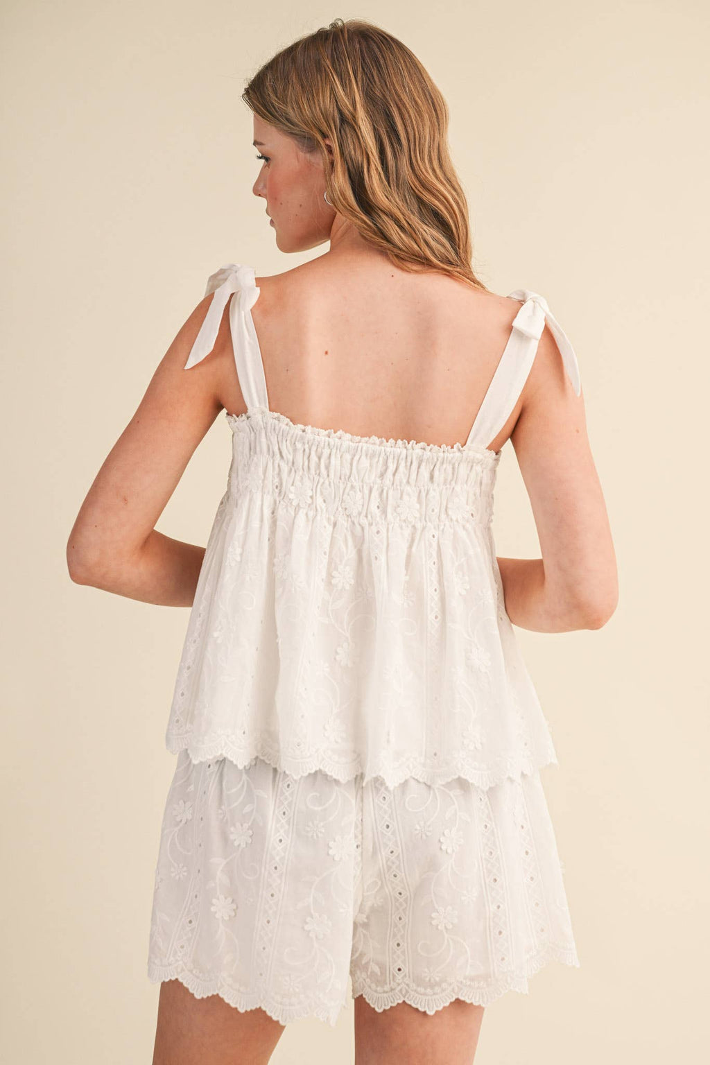 FLORAL EYELET TANK AND SHORTS SET MPST4820: White / L