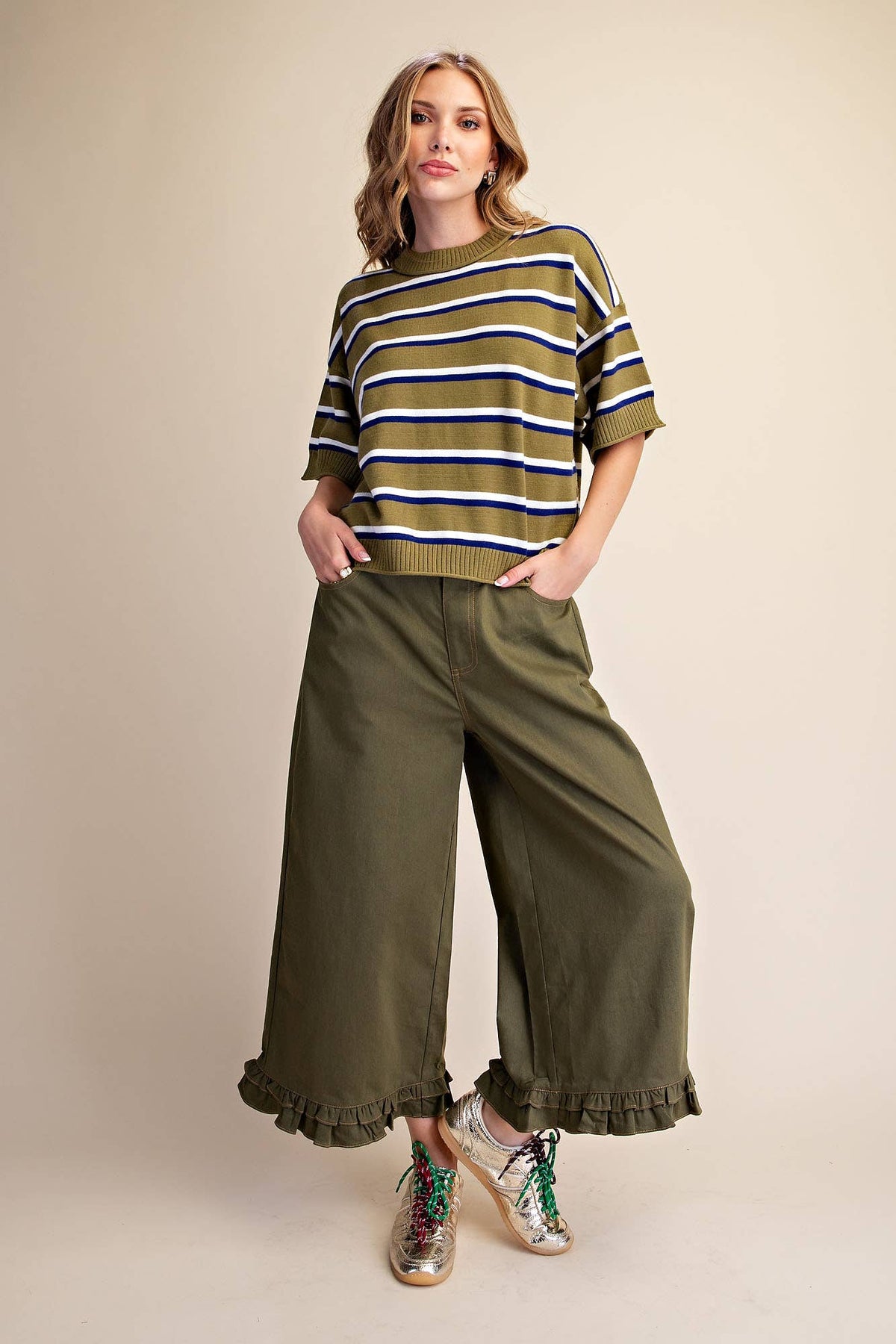 Crew-Neck Stripe Sweater: Brown / L