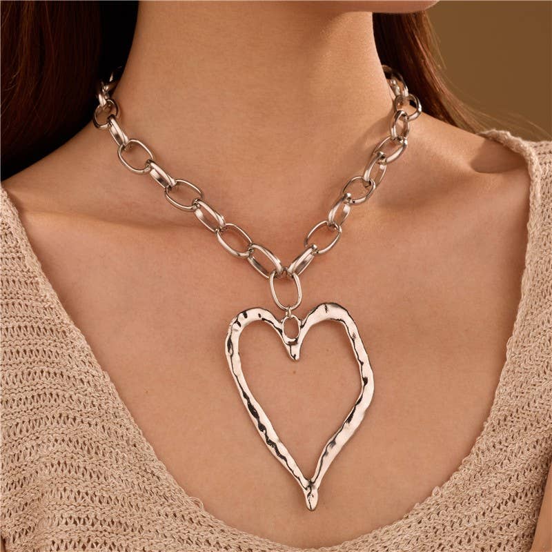 Statement Hammered Open Heart Necklace | 40NK9698: Gold