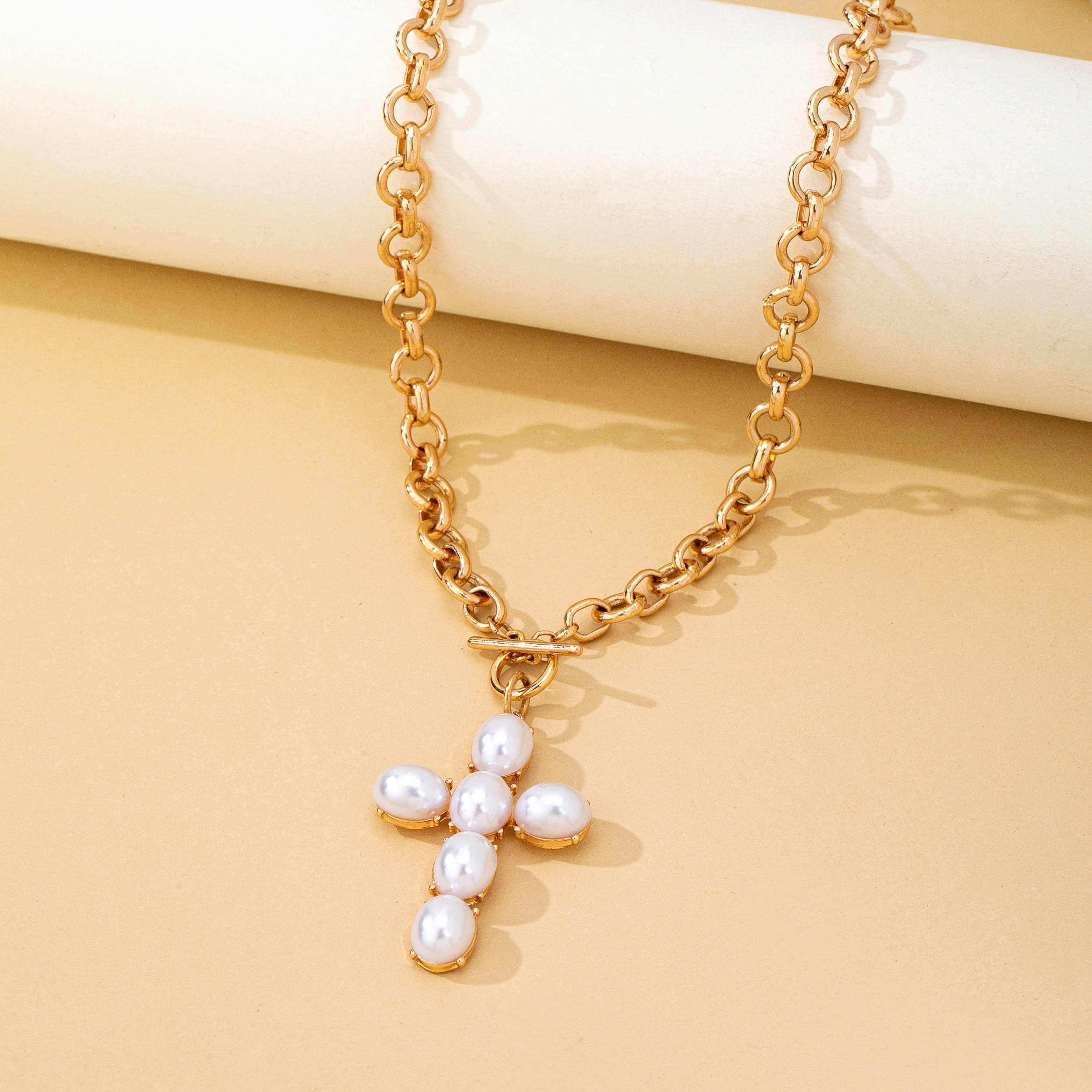 Large Pearl Cross Toggle Necklace | 80N93068: Gold