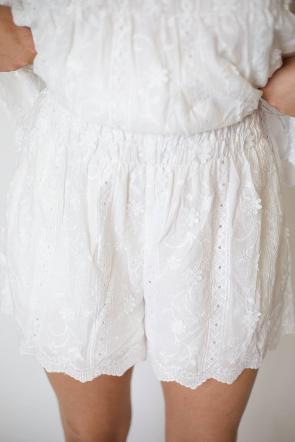 Floral Eyelet Set
