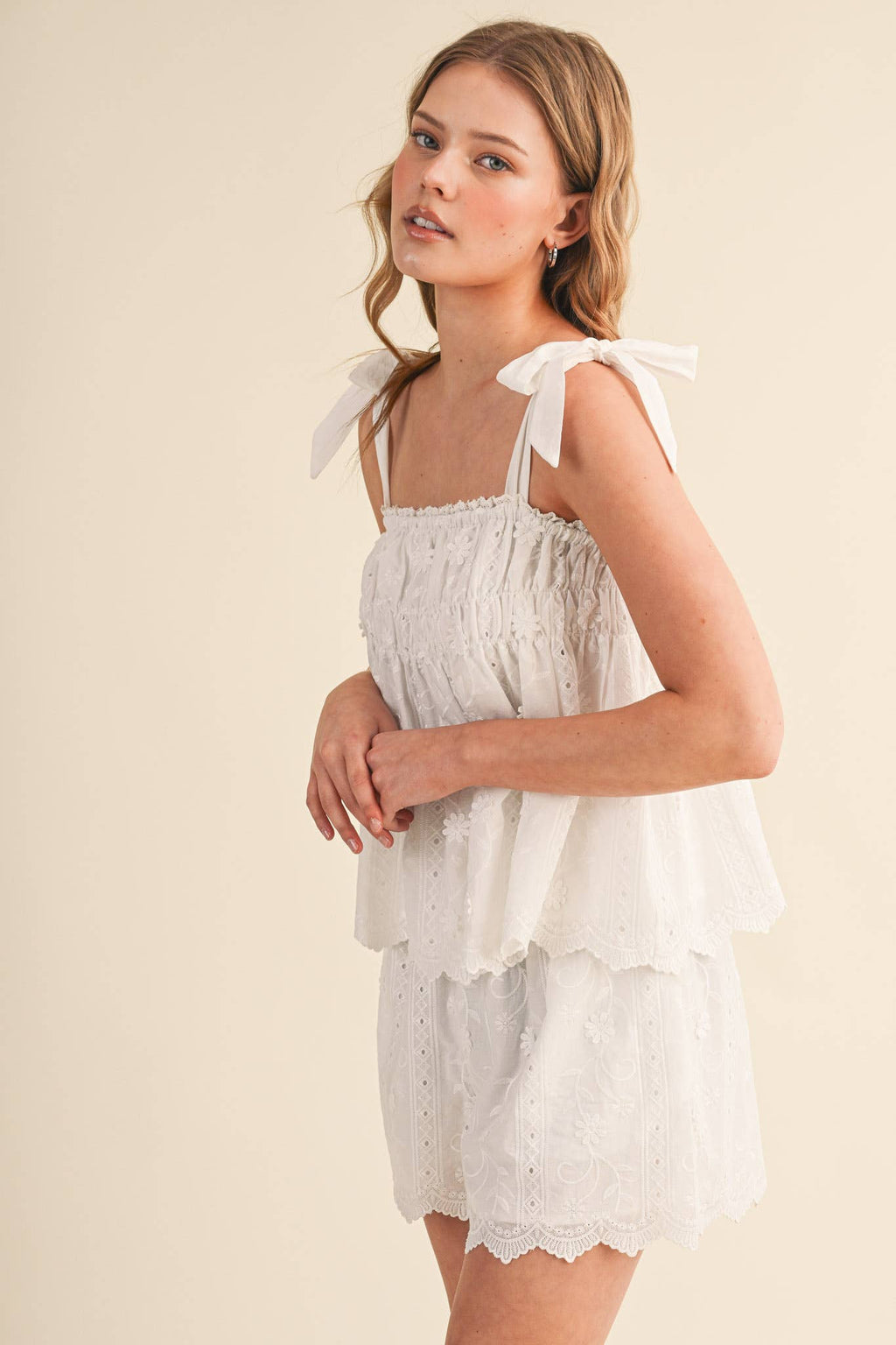 FLORAL EYELET TANK AND SHORTS SET MPST4820: White / L