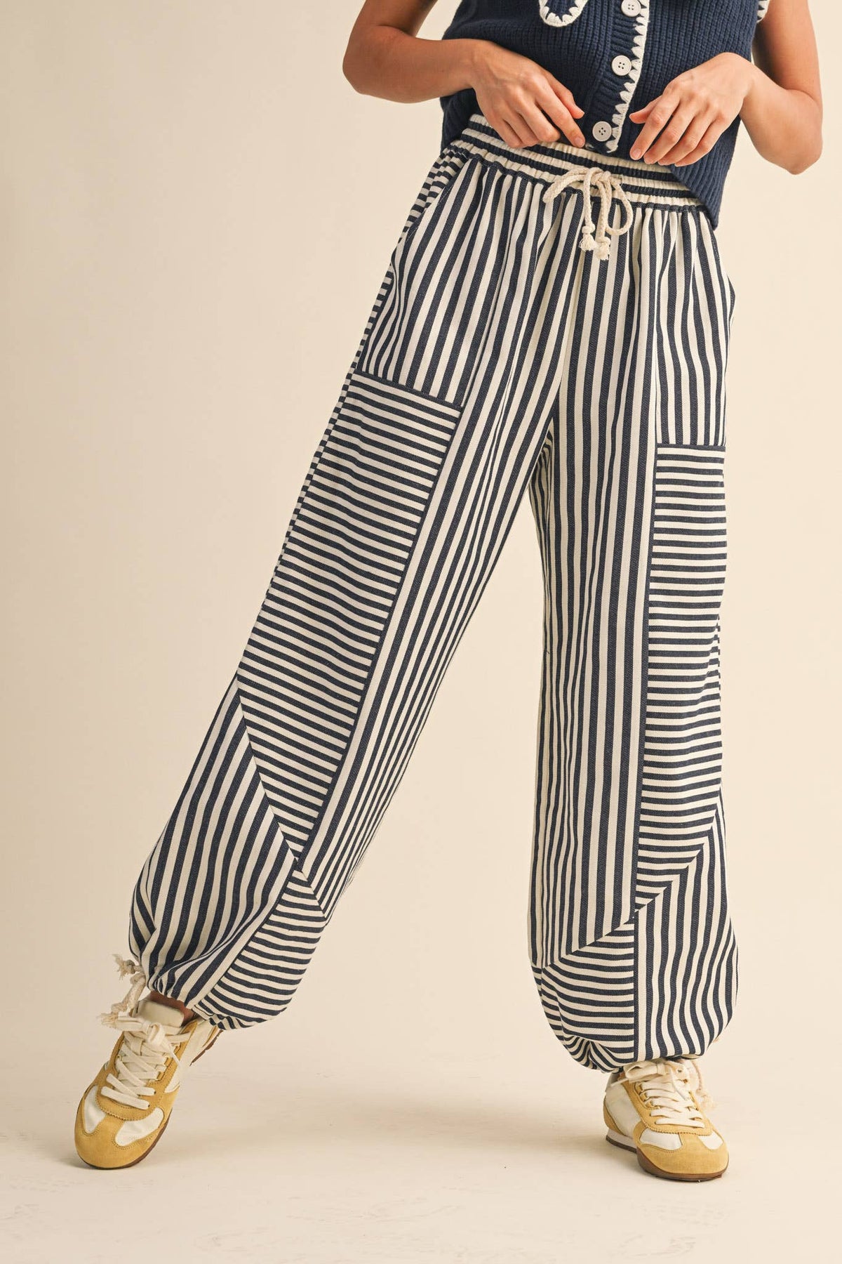 MIXED STRIPES PARACHUTE PANTS MP4366: Dark Blue Stripe / S