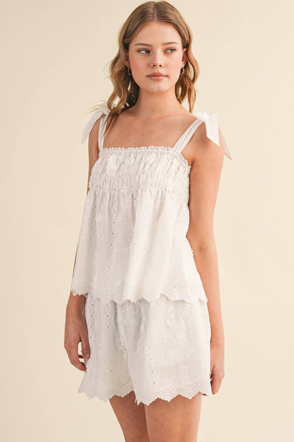 FLORAL EYELET TANK AND SHORTS SET MPST4820: White / L