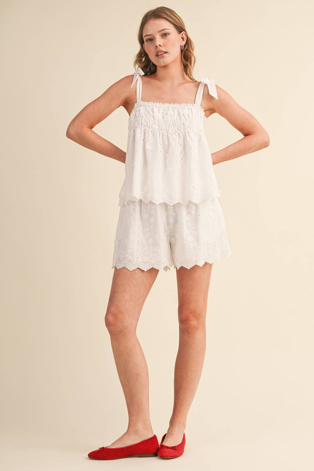 FLORAL EYELET TANK AND SHORTS SET MPST4820: White / L