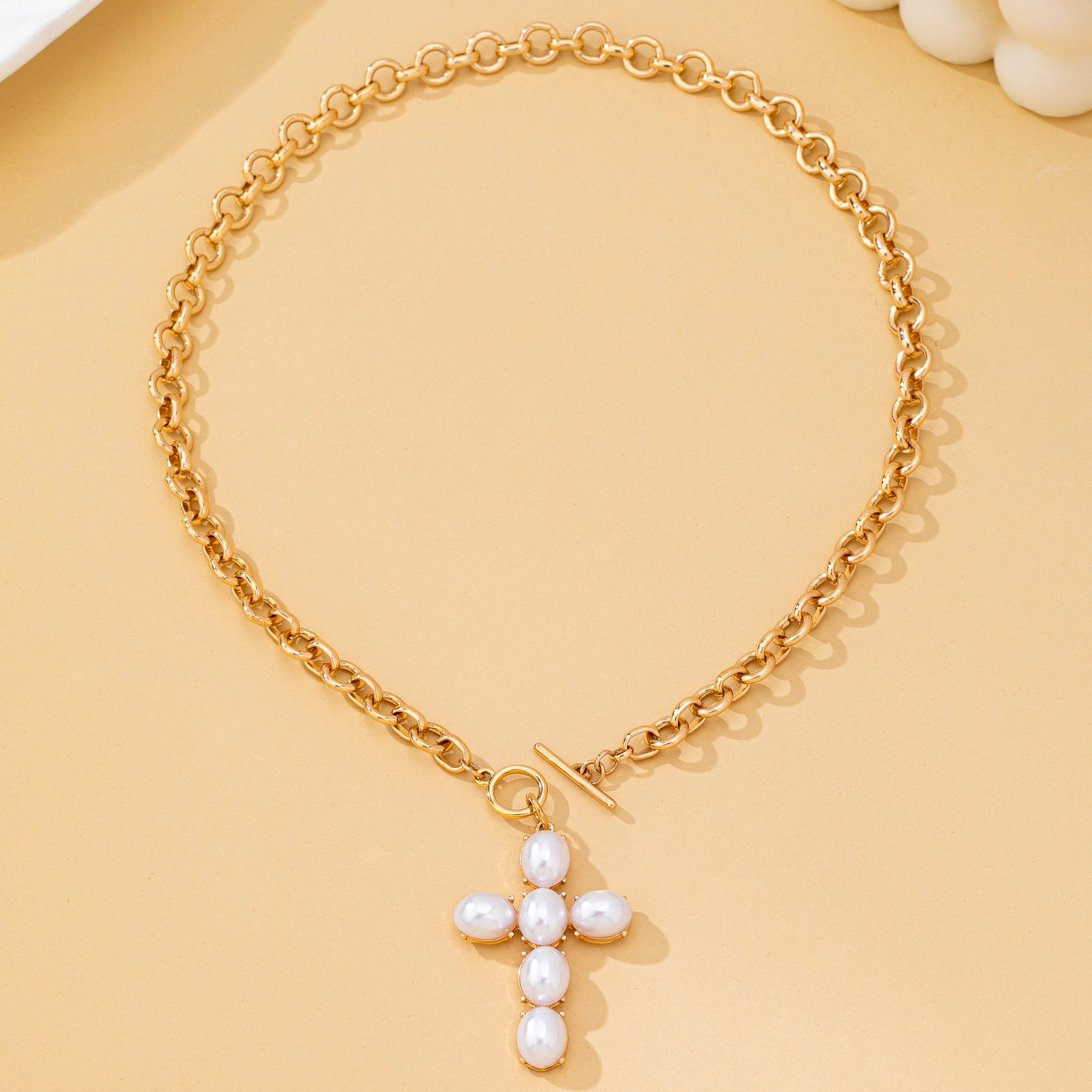 Large Pearl Cross Toggle Necklace | 80N93068: Gold