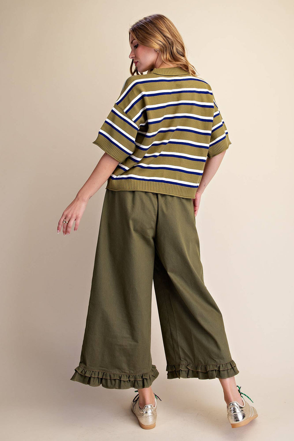 Crew-Neck Stripe Sweater: Brown / L