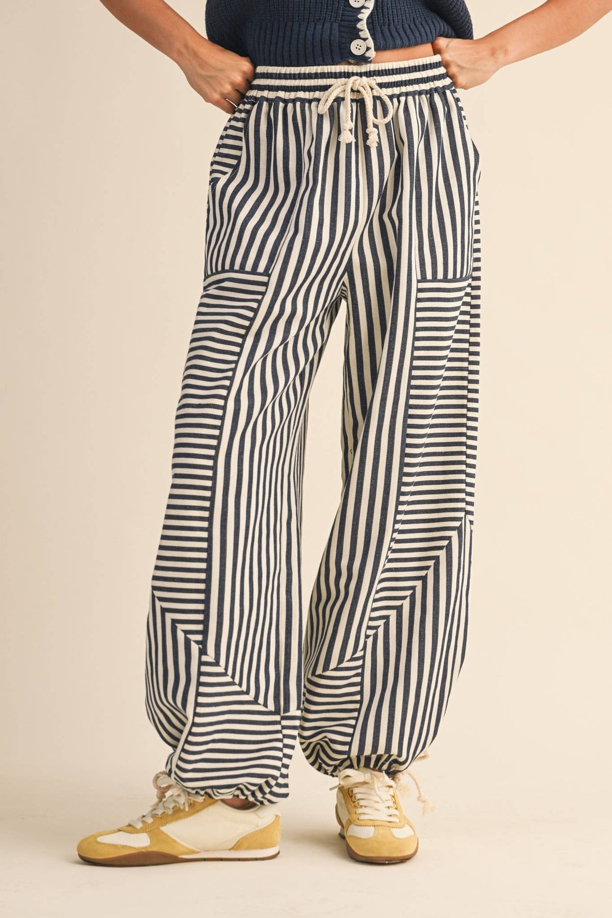 MIXED STRIPES PARACHUTE PANTS MP4366: Dark Blue Stripe / S
