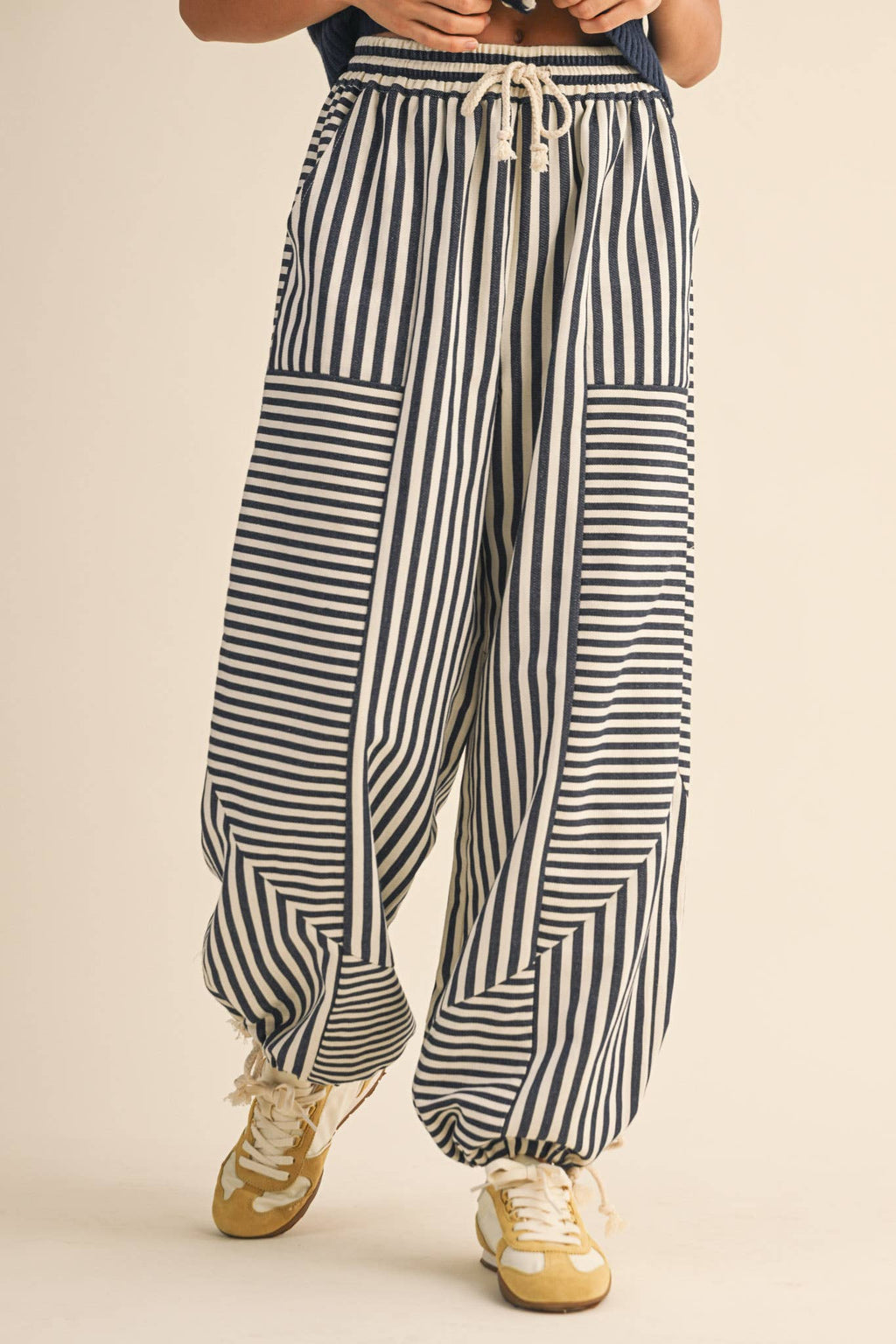 MIXED STRIPES PARACHUTE PANTS MP4366: Dark Blue Stripe / M