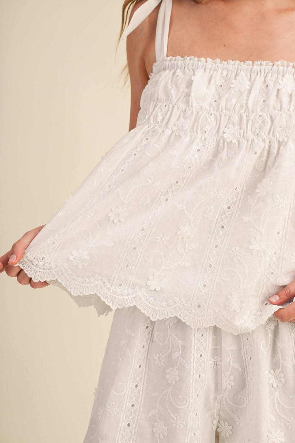 FLORAL EYELET TANK AND SHORTS SET MPST4820: White / L